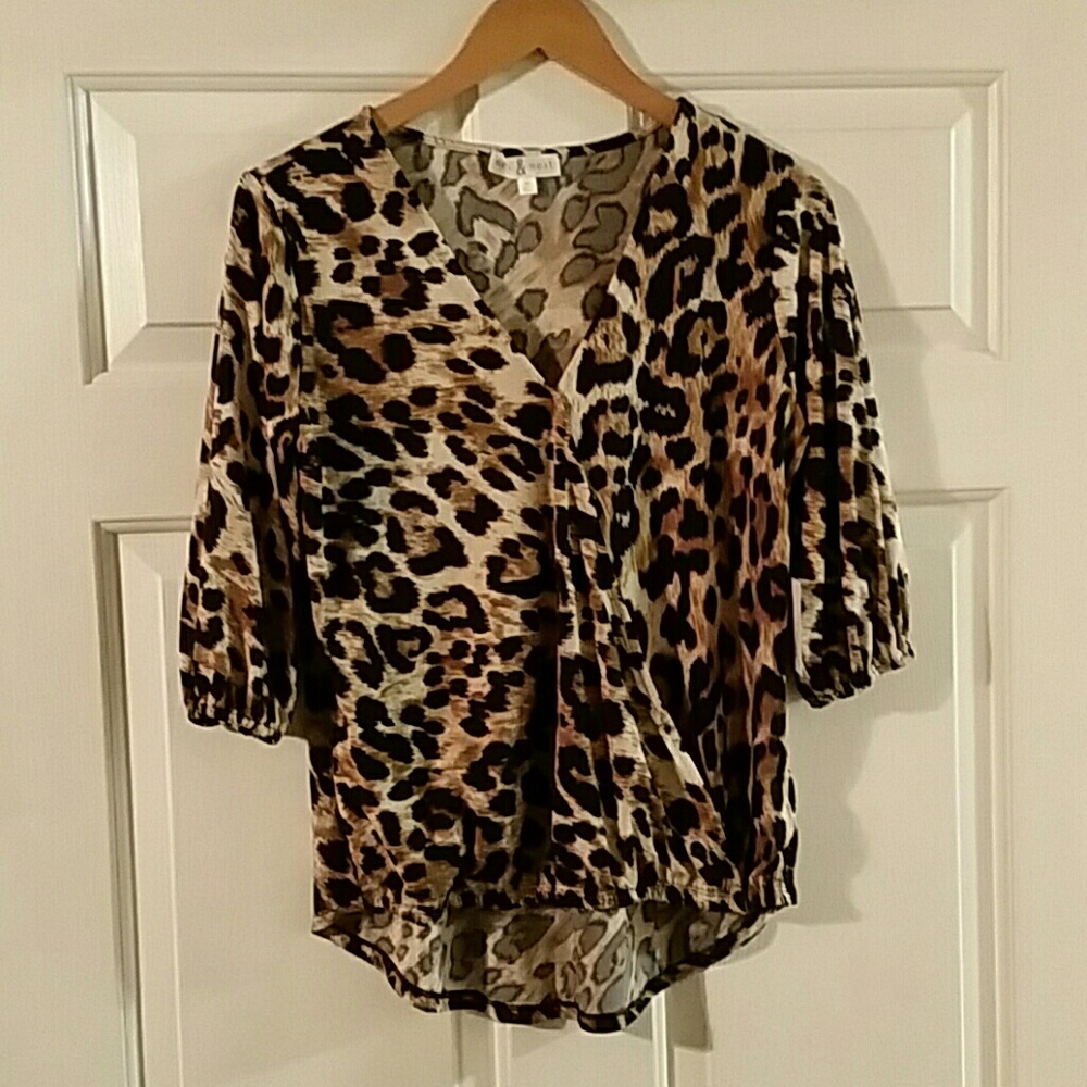Womens Medium New & Next Leopard Print Top